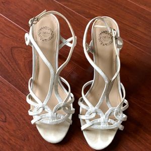 I. Miller beautiful shoes, WHITE strappy 4” high heel, size 8
